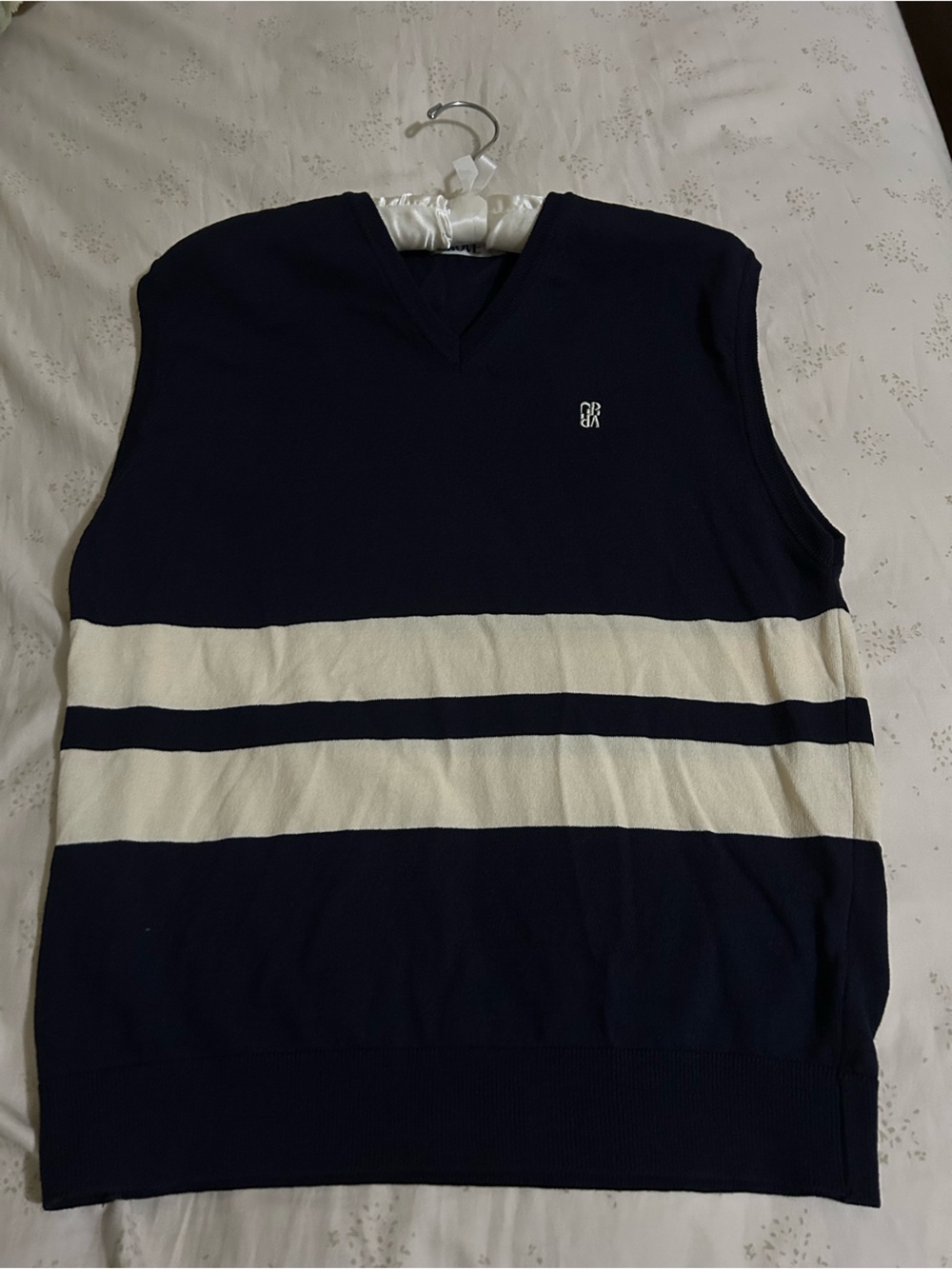 W Concept Grove Navy & Ivory Striped V-Neck Knit